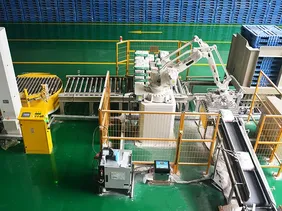 منصة روبوتية آلية لنقل ومناولة الأكياس