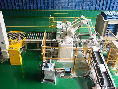 منصة روبوتية آلية لنقل ومناولة الأكياس